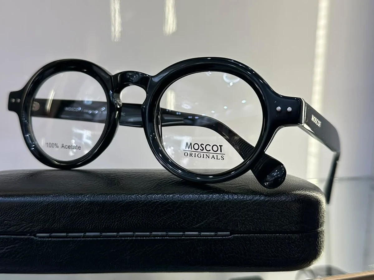 Monture MOSCOT ronde noire brillante — TOUBA KHELCOM GROUP Dakar