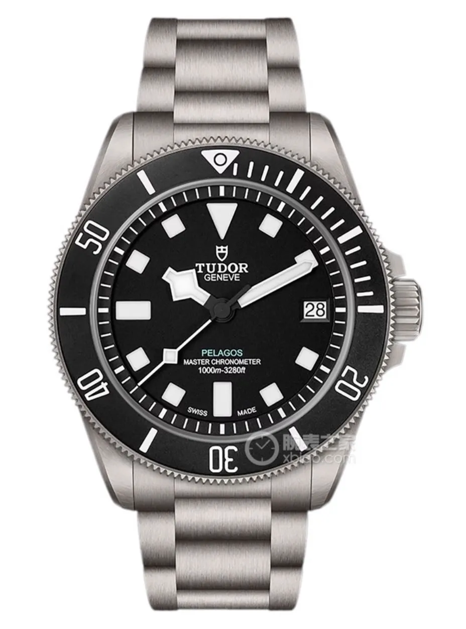 Montre Tudor Pelagos en titane avec cadran noir et bracelet titane