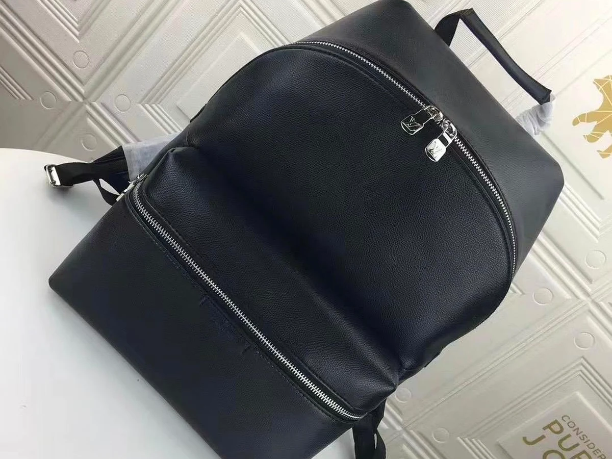 Sac à dos Louis Vuitton Discovery en cuir grainé noir