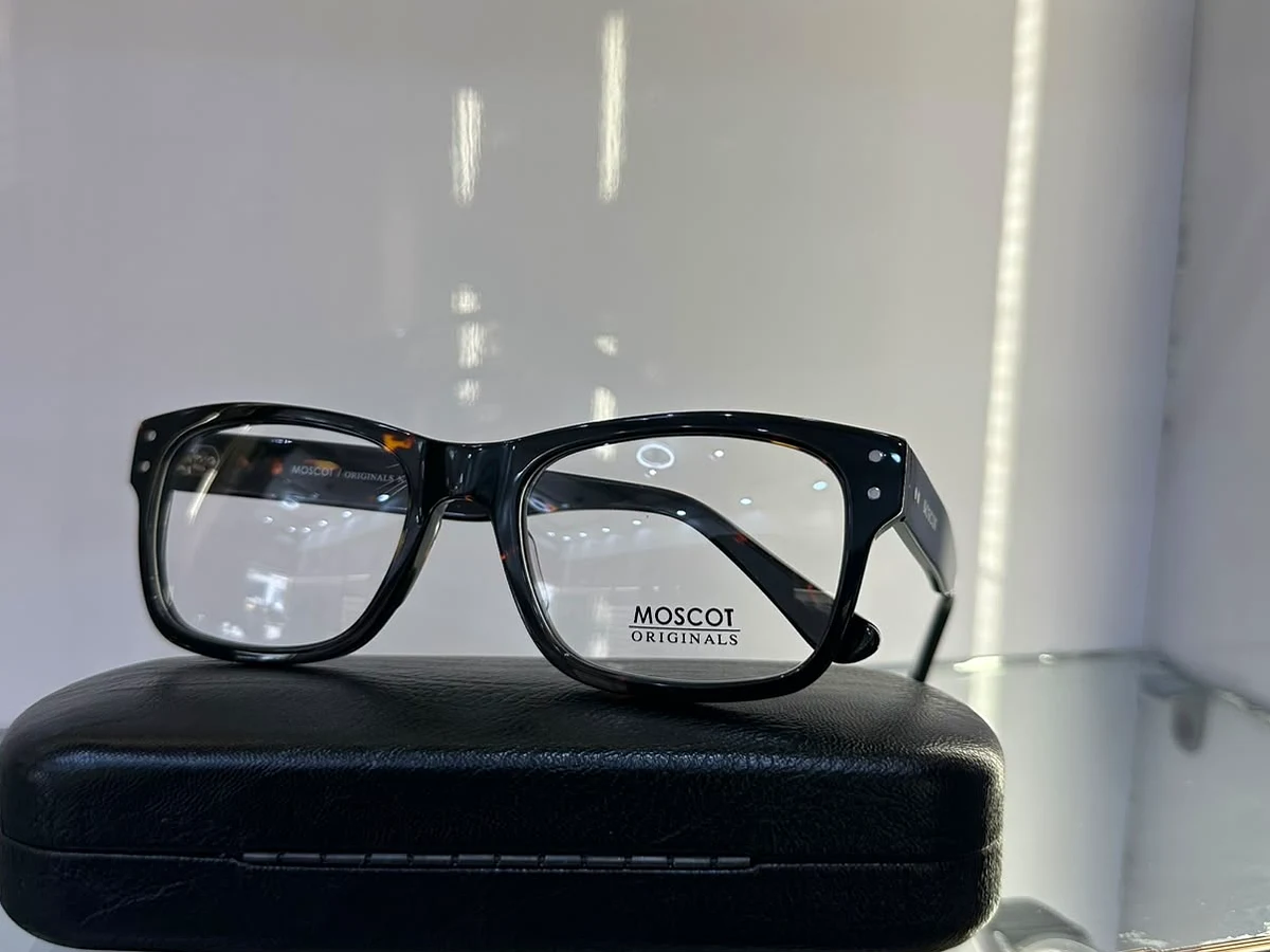 Monture MOSCOT Originals rectangulaire acétate noir rayé — TOUBA KHELCOM GROUP